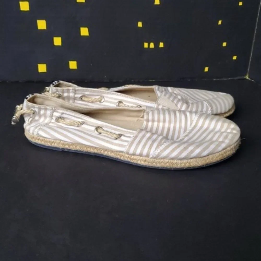 Nautica cream white